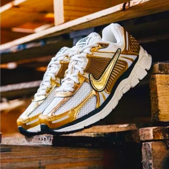 Nike Other - 🏆🥇🔱 NIKE ZOOM VOMERO 5 GOLD 🏆🔱🥇